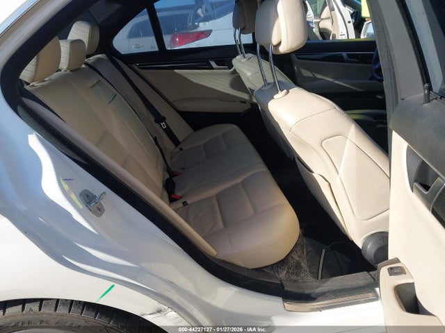 2013 MERCEDES-BENZ C 350 WDDGF5HB0DA774982 Photo 7