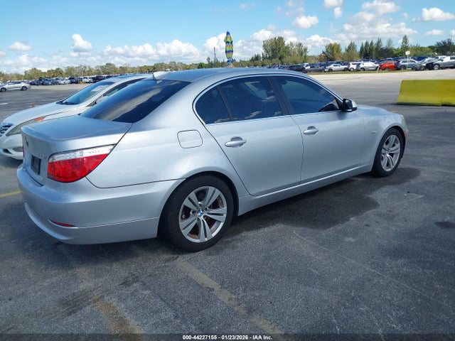 2010 BMW 528I WBANU5C50AC441686 Photo 3