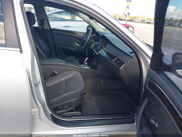 2010 BMW 528I WBANU5C50AC441686 Photo 4