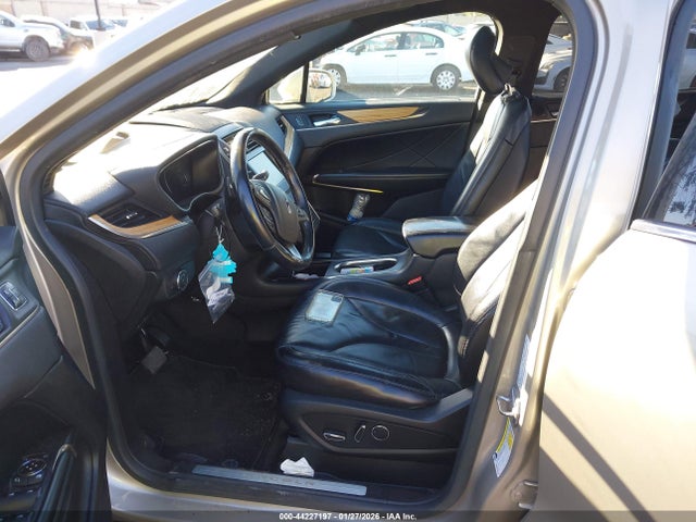 5LMCJ1A98FUJ03755 Lincoln MKC