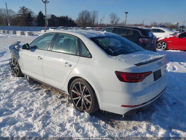 2018 AUDI A4 WAUENAF43JA008545 Photo 2