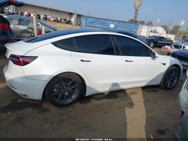5YJ3E1EAXMF095762 Tesla Model 3 Standard Range Plus Rear-wheel Drive
