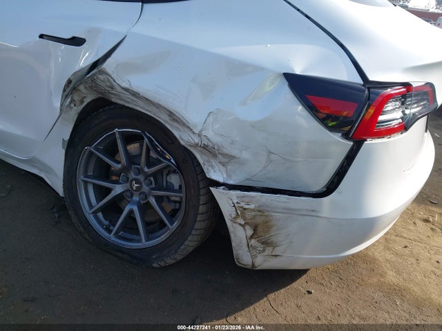 2021 TESLA MODEL 3 5YJ3E1EAXMF095762 Photo 5