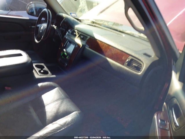 2011 CHEVROLET TAHOE 1GNSCBE0XBR110242 Photo 4