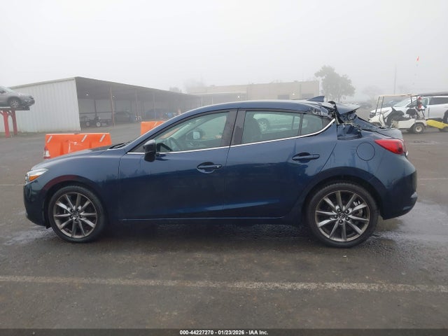 3MZBN1L31JM243544 Mazda Mazda3 Touring