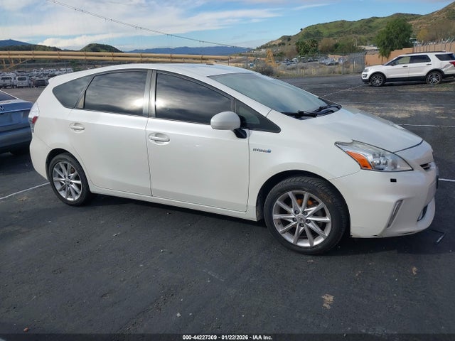 JTDZN3EUXEJ007156 Toyota Prius V Five
