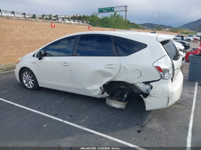 JTDZN3EUXEJ007156 Toyota Prius V Five