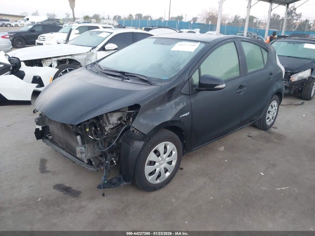 JTDKDTB34E1569909 Toyota Prius C Two