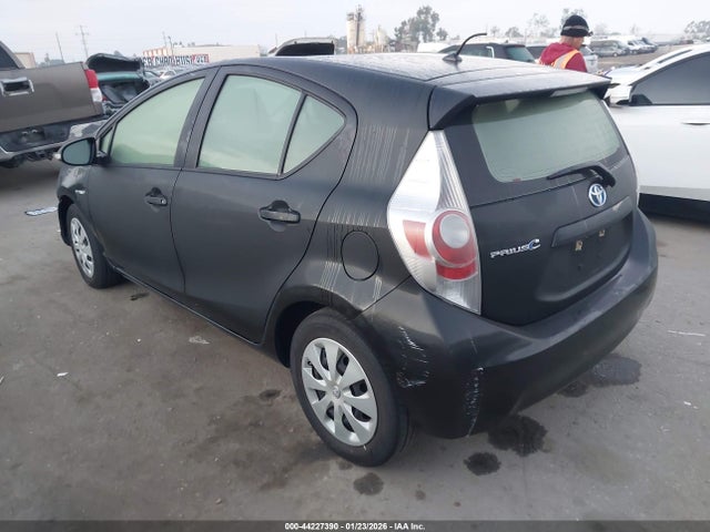 JTDKDTB34E1569909 Toyota Prius C Two