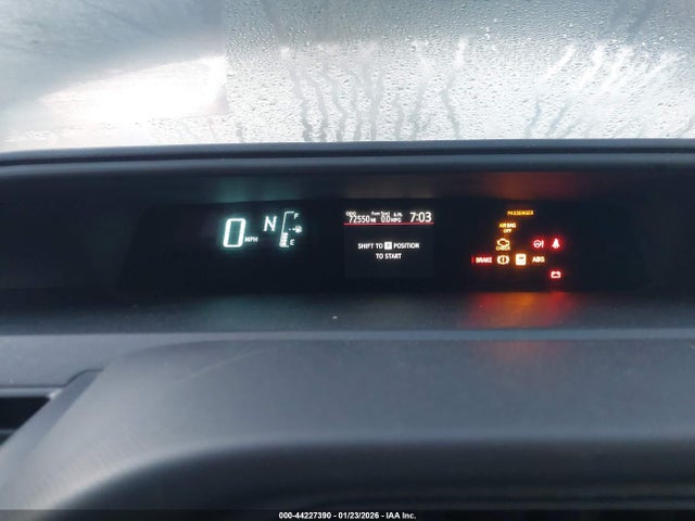 JTDKDTB34E1569909 Toyota Prius C Two