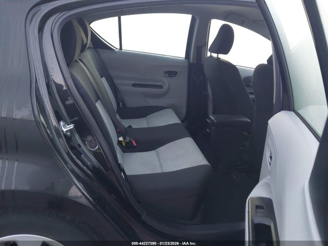 JTDKDTB34E1569909 Toyota Prius C Two