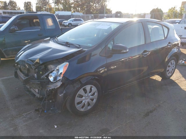 JTDKDTB36E1060856 Toyota Prius C Two