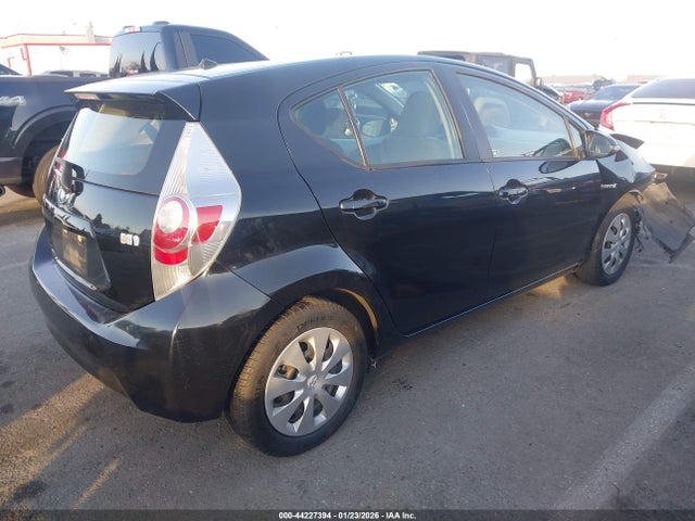 JTDKDTB36E1060856 Toyota Prius C Two