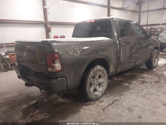 Продажа на аукционе авто 2017 Ram 1500 Express  4x4 5'7 Box, vin: 3C6RR7KT1HG544485, номер лота: 44227395