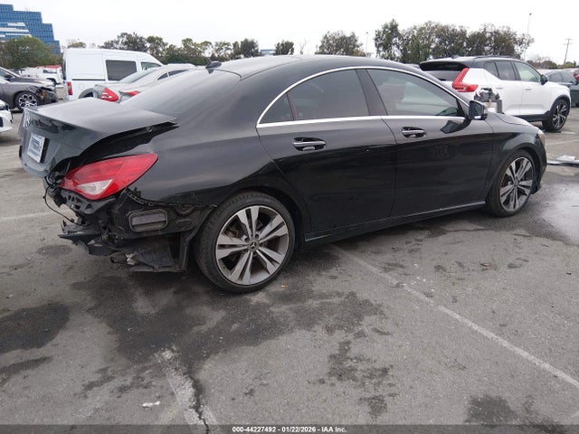 Mercedes-Benz CLA 250 2018 WDDSJ4EB0JN613883 Image 4