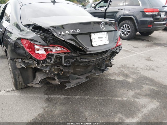 Mercedes-Benz CLA 250 2018 WDDSJ4EB0JN613883 Image 6