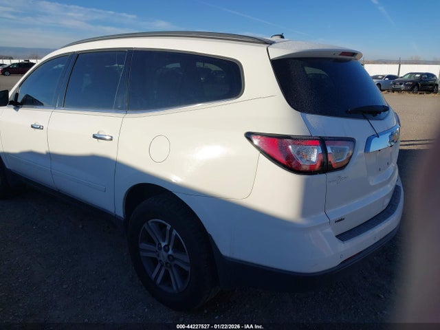2015 CHEVROLET TRAVERSE 1GNKVHKD7FJ167961 Photo 2