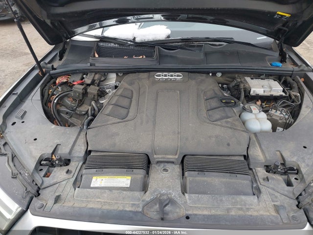 WA1LAAF79JD052199 Audi Q7 3.0t Premium
