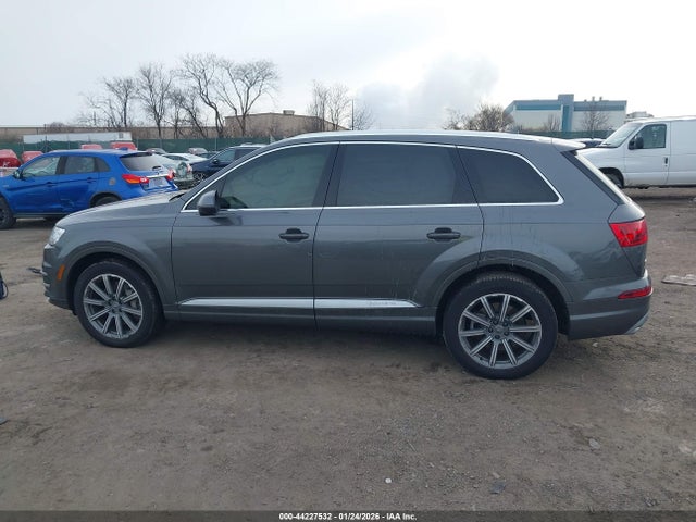 WA1LAAF79JD052199 Audi Q7 3.0t Premium