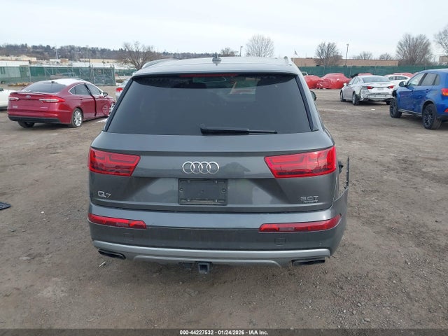 WA1LAAF79JD052199 Audi Q7 3.0t Premium