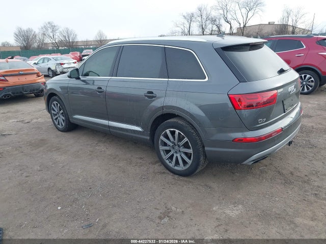WA1LAAF79JD052199 Audi Q7 3.0t Premium