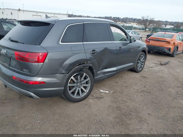 WA1LAAF79JD052199 Audi Q7 3.0t Premium