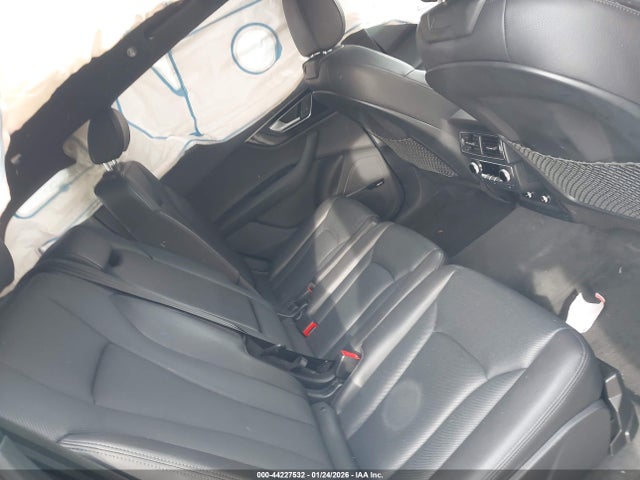WA1LAAF79JD052199 Audi Q7 3.0t Premium