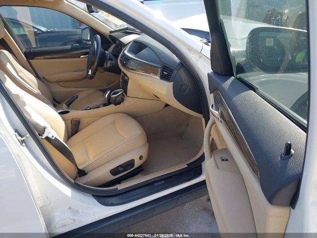 44227541 :رقم المزاد ، WBAVL1C58FVY40370 vin ، 2015 Bmw X1 Xdrive28i مزاد بيع