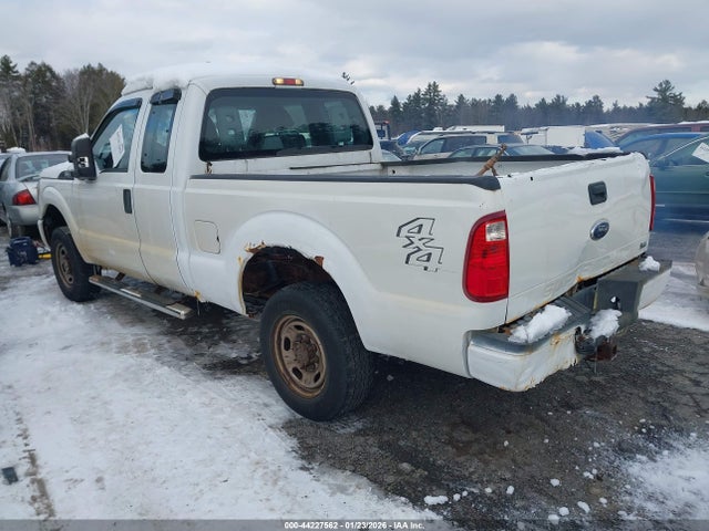 2011 FORD F-250 1FT7X2B66BEB20382 Photo 2