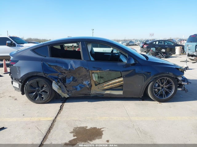 7SAYGDED2SA374034 Tesla Model Y Long Range Dual Motor Rear-wheel Drive