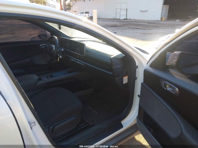 2024 HYUNDAI IONIQ 6 KMHM24AA3RA070296 Photo 4