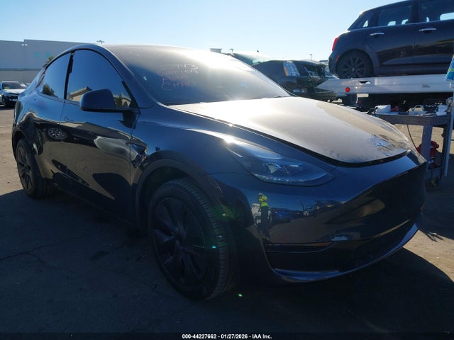 2024 TESLA MODEL Y 7SAYGDED0RF164903 Photo 0