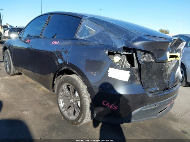 2024 TESLA MODEL Y 7SAYGDED0RF164903 Photo 2