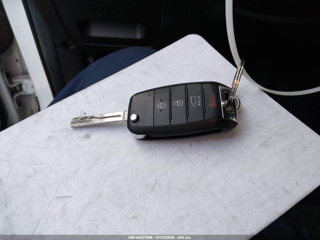 5XYKT3A63EG464096 KIA SORENTO LX