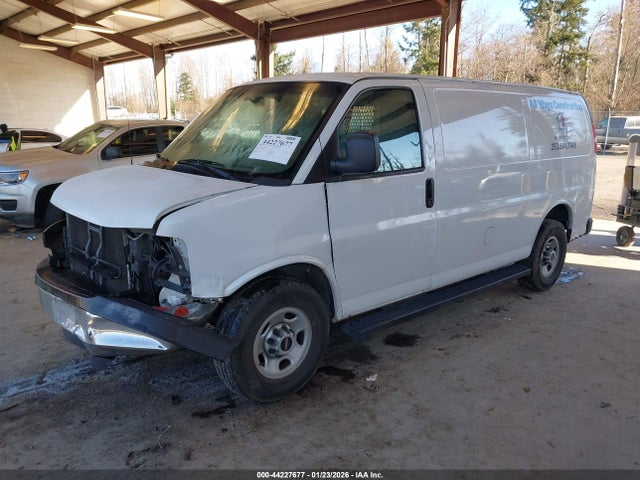 GMC Savana 2500 Work Van 2015 1GTW7FCF5F1905104 Image 2