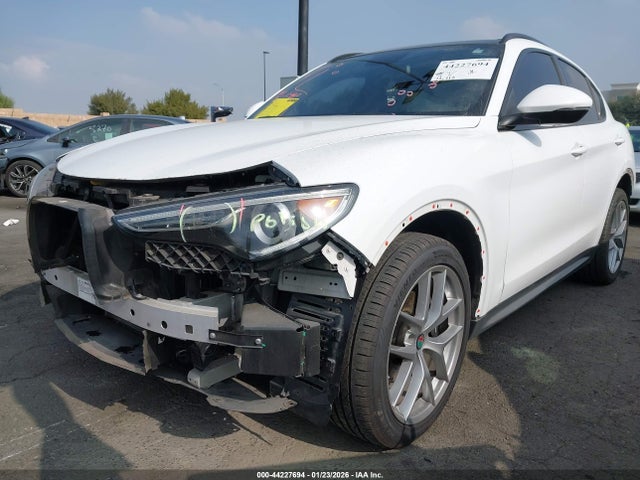 ZASPAKBN1K7C40661 Alfa Romeo Stelvio Ti Sport Awd