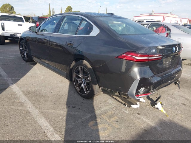WBY33FK08RCR92614 BMW I5 Edrive40