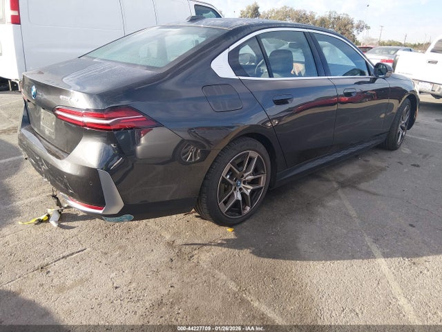 WBY33FK08RCR92614 BMW I5 Edrive40