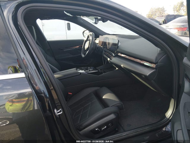 WBY33FK08RCR92614 BMW I5 Edrive40