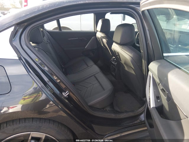 WBY33FK08RCR92614 BMW I5 Edrive40