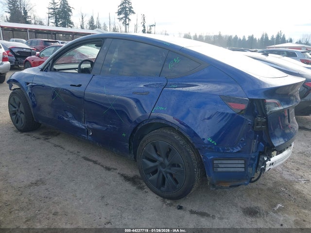 2025 TESLA MODEL Y 7SAYGDED2SF229630 Photo 2