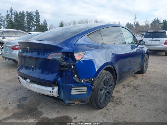 2025 TESLA MODEL Y 7SAYGDED2SF229630 Photo 3