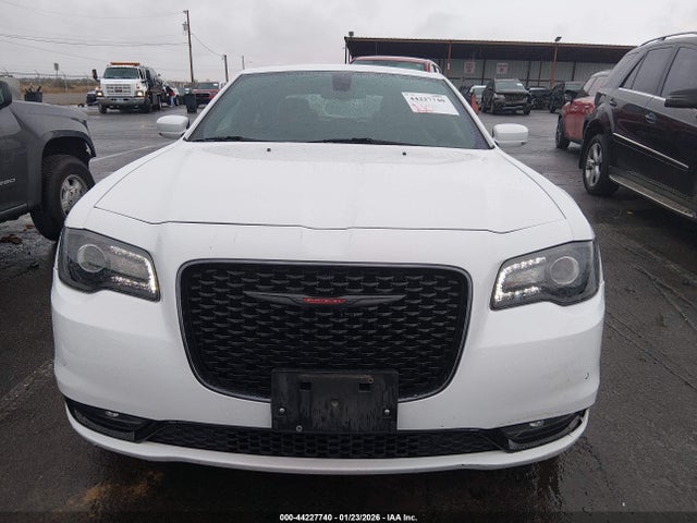 2021 Chrysler 300 300s მანქანა იყიდება აუქციონზე, vin: 2C3CCABG3MH541375, აუქციონის ნომერი: 44227740