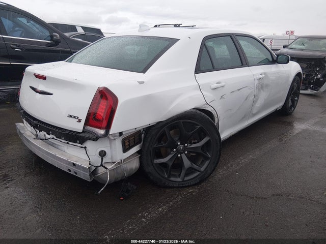 2021 Chrysler 300 300s მანქანა იყიდება აუქციონზე, vin: 2C3CCABG3MH541375, აუქციონის ნომერი: 44227740