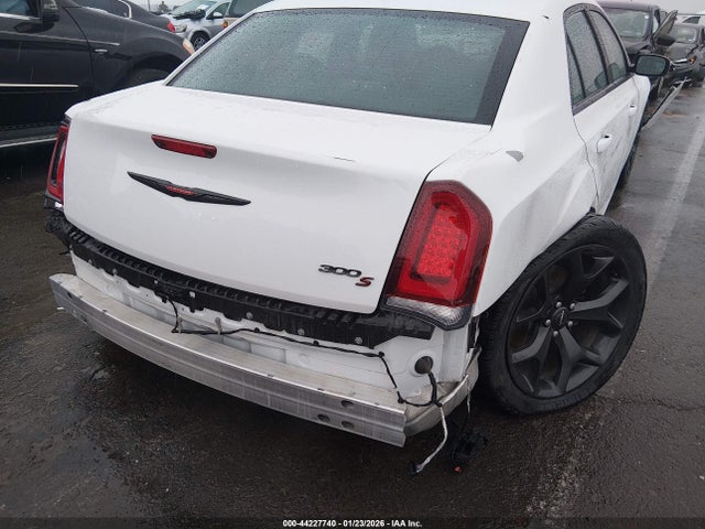 2021 Chrysler 300 300s მანქანა იყიდება აუქციონზე, vin: 2C3CCABG3MH541375, აუქციონის ნომერი: 44227740