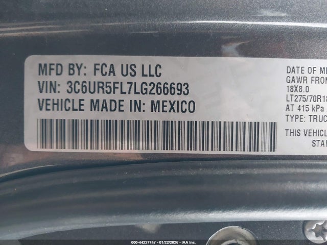 3C6UR5FL7LG266693 RAM 2500 Laramie 4x4 6&#039;4 Box