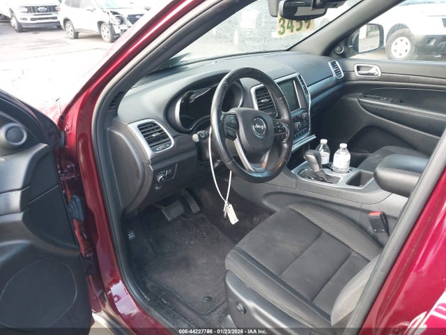 1C4RJEAGXJC412357 Jeep Grand Cherokee Laredo E 4x2