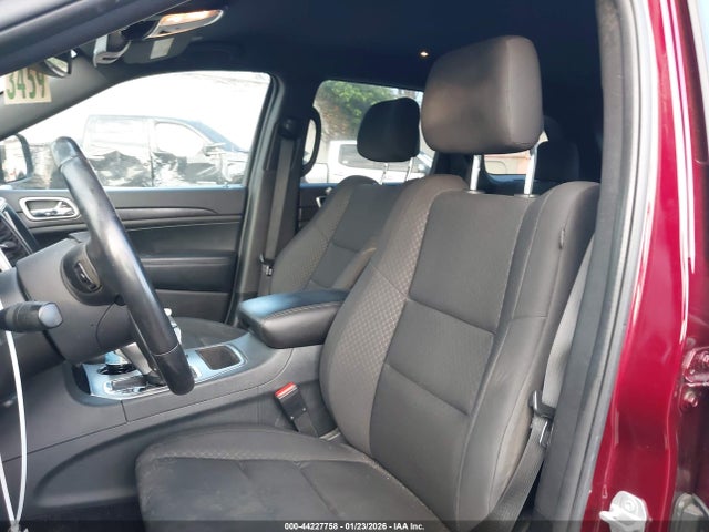 1C4RJEAGXJC412357 Jeep Grand Cherokee Laredo E 4x2