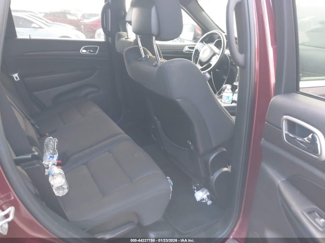 1C4RJEAGXJC412357 Jeep Grand Cherokee Laredo E 4x2