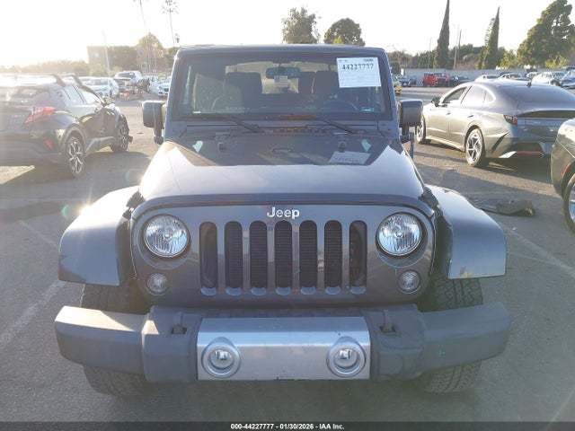 1C4AJWBG1EL301946 Jeep Wrangler Sahara